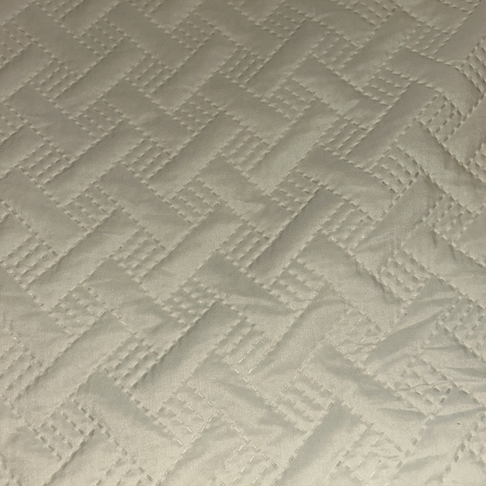 Queen/Full Bedspread - Picture 3 of 3